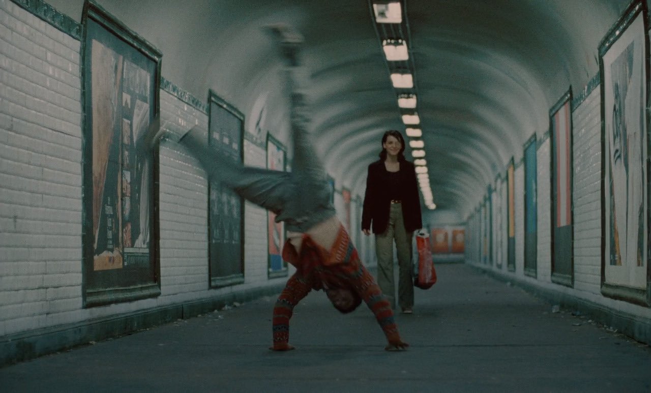 Lovers on the Bridge (1991) still